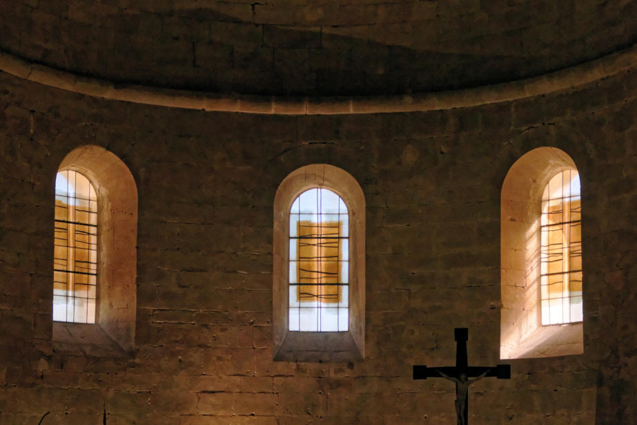  L’abbaye cistercienne Notre-Dame de Sénanque (Vaucluse) 