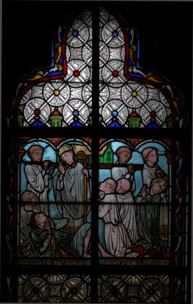 La châsse de sainte Geneviève est vénérée