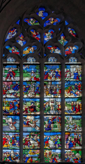 Baie 101 de l'ancienne chapelle de la Sainte-Couronne et de Saint-Jean-Baptiste du palais des Comtes d’Auvergne à Vic-le-Comte