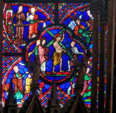 Baie 0 ( Verrière typologique de la Passion): Portement de croix - Isaac porte le bois de son sacrifice - Sacrifice d'Abraham - Esaü - Meurtre d'Abel