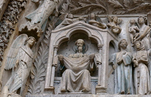 Sculpture du sein d'Abraham dans le Jugement dernier de la façade occidentale de la cathédrale de Bourges