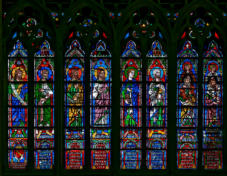 La claire-voie de la rose sud avec Osée, Johel, Amos, Abdias, Jonas, Michée, Isaïe portant saint Matthieu, Jérémie portant saint Luc