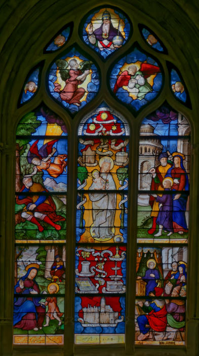 Baie 30: Emblèmes de la Vierge