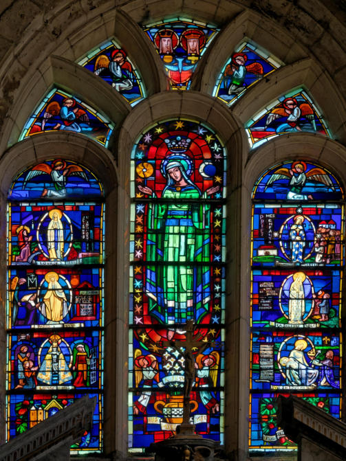 Vénération de la Vierge et ses apparitions