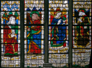 Baie 117: Saints Philippe, Thomas, Jean l'Évangéliste et Jacques le Majeur